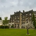 伯里赛利的城堡酒店