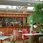 伯里赛利的城堡酒店 4*