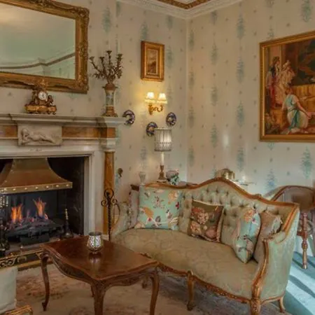 Ballyseede Castle מלון