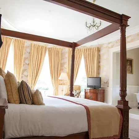 Ballyseede Castle מלון