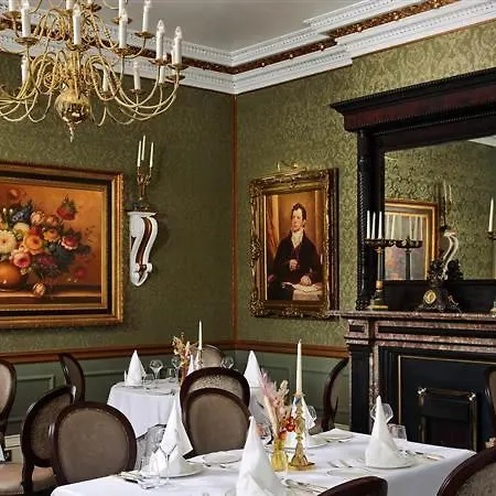 Ballyseede Castle מלון