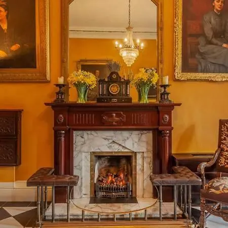 Ballyseede Castle 4* טראלי