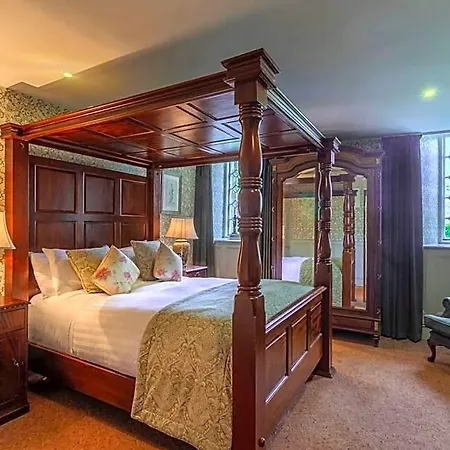Ballyseede Castle فندق